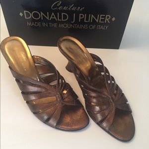 Donald J. Pliner Bronze Tonia Metallic Wedges